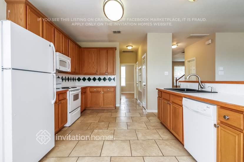 Building Photo - 5237 Bay View Dr