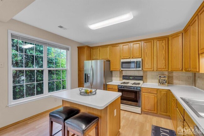 Building Photo - 548 St Andrews Pl