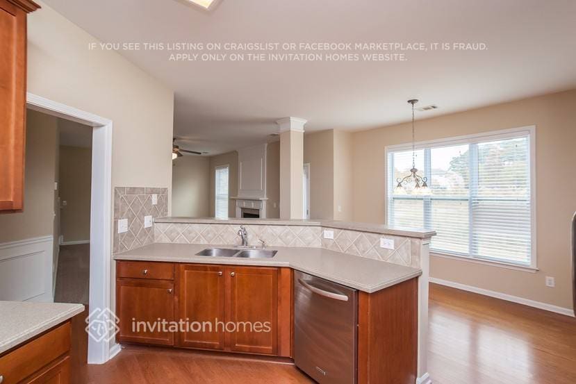 Building Photo - 4392 Walforde Blvd