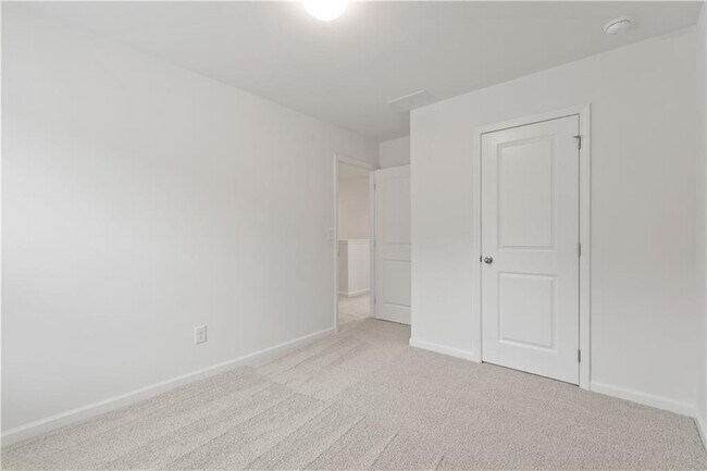 Building Photo - 220 Bloomfield Cir