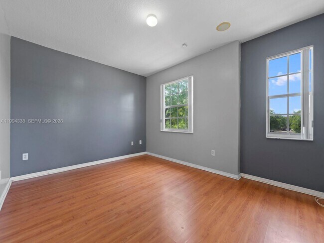 Building Photo - 5001 SW 140th Terrace