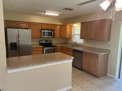Building Photo - Single-Family Home in Fort Myers | 3 Beds,...