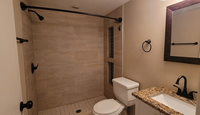 Building Photo - Modern One-Story Ground Floor Condo, Conve...