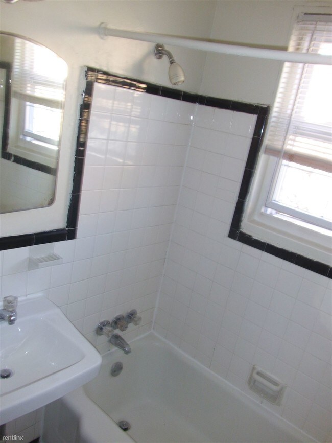 Building Photo - 100 Schuyler Rd