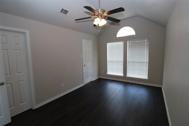 Building Photo - 15195 Shellwood Ln