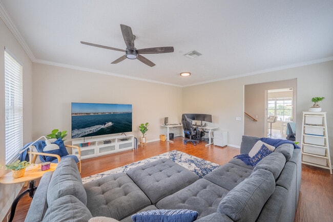 Building Photo - Town Home For Rent in Lake Brandon!