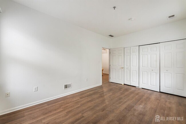 Building Photo - 128 Remsen Ave