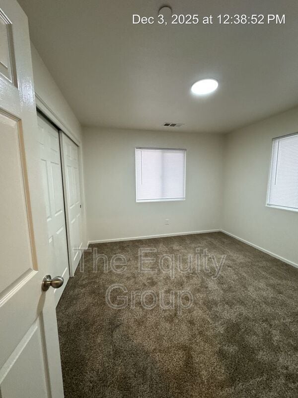 Building Photo - 2132 W Lark Ave