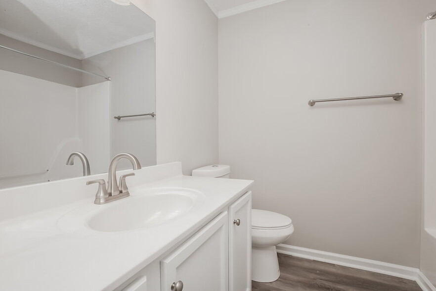 Building Photo - 3157 Holsted Dr