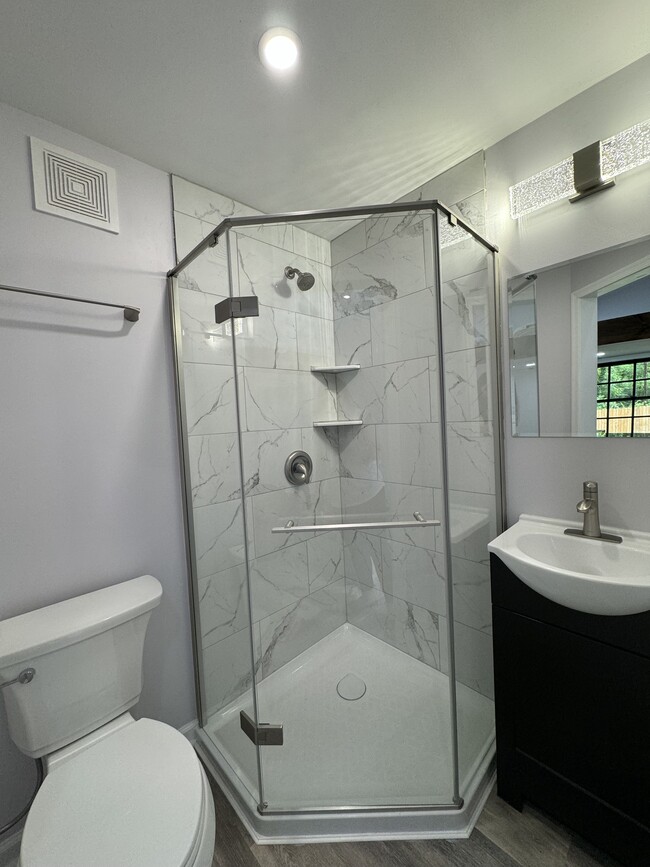 Building Photo - 1608 Laurel Grove Rd