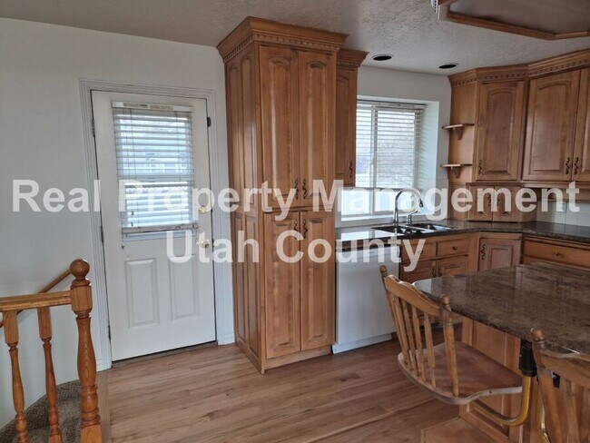 Building Photo - 75 E 1864 S St