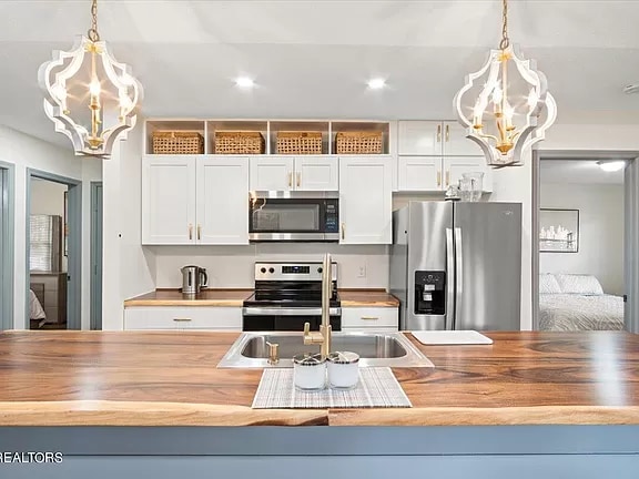 Building Photo - 1928 Vermont Ave