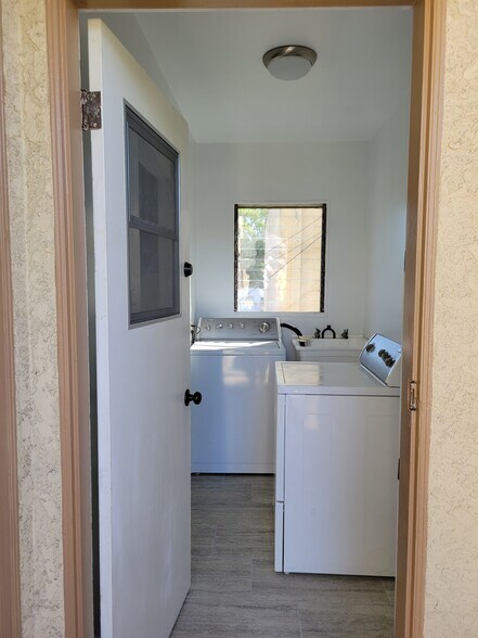 BACK DOOR / LAUDRY ROOM DOOR - 2416 Flower St