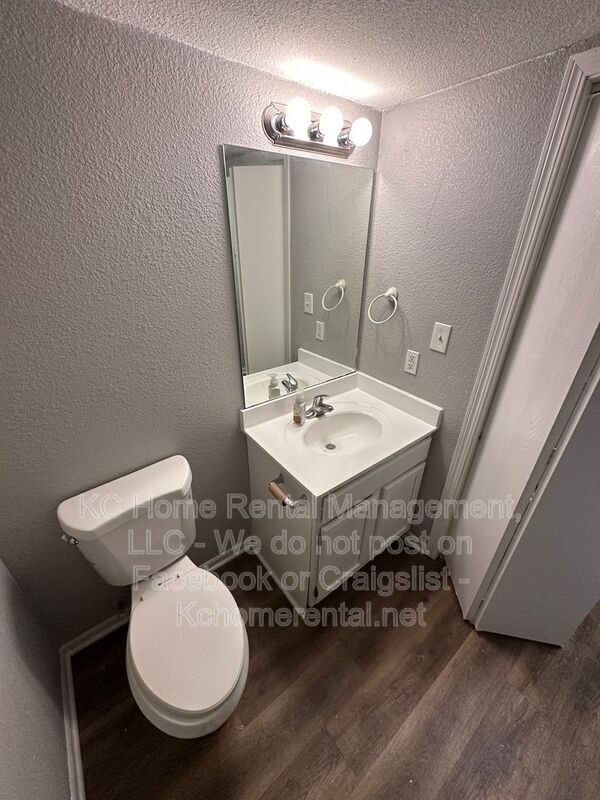 Building Photo - 503 SW 4 St