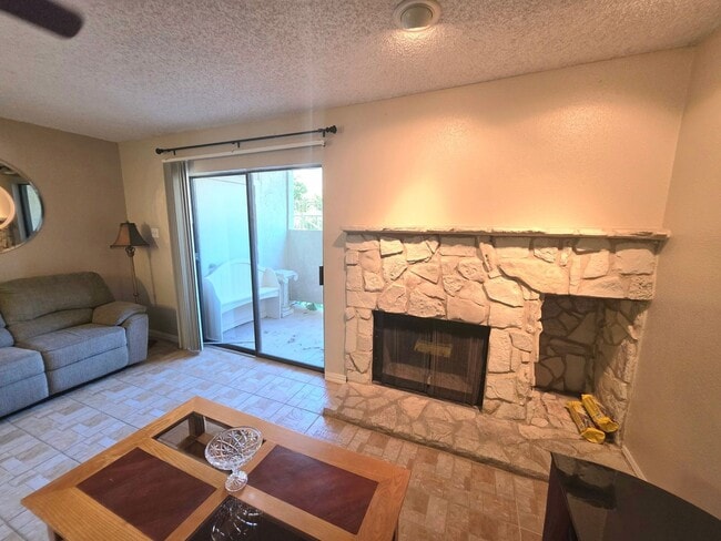 Building Photo - Condo for lease in Medical Area!