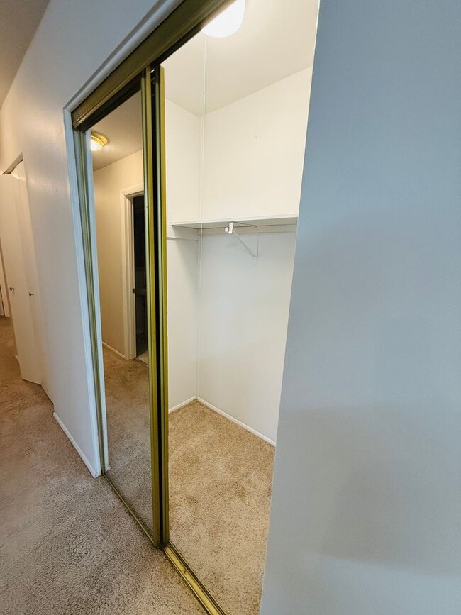 Building Photo - Spacious 2 Bedroom Hazelwood Apartment