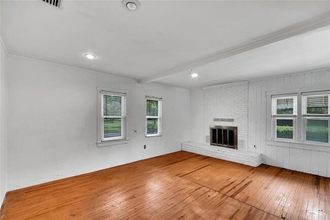 Building Photo - 11718 N Ola Ave
