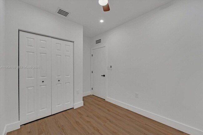 Building Photo - 1733 NW 16th St