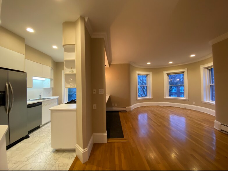 Building Photo - 105 Longwood Ave