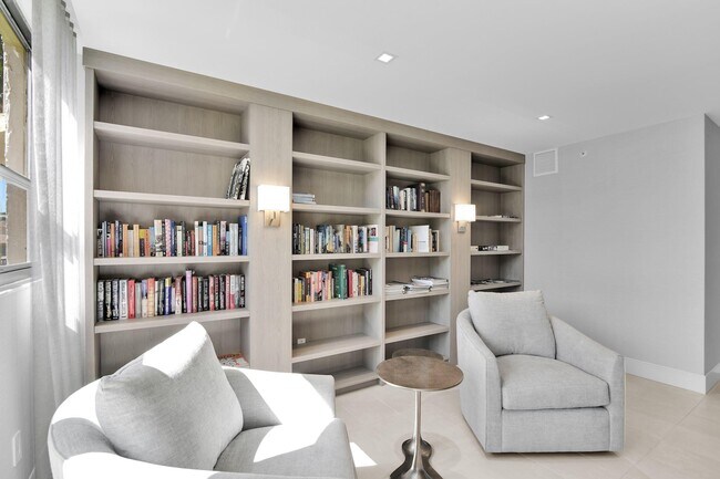 Building Photo - 899 Jeffery St