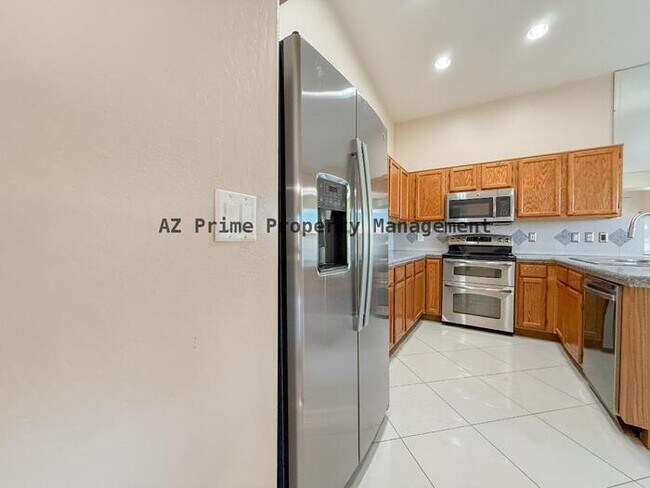 Building Photo - 4642 E Towne Ln