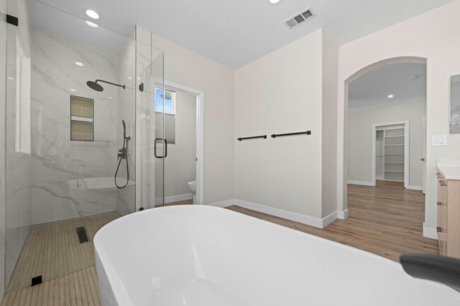 Building Photo - 9204 S Nobel Way