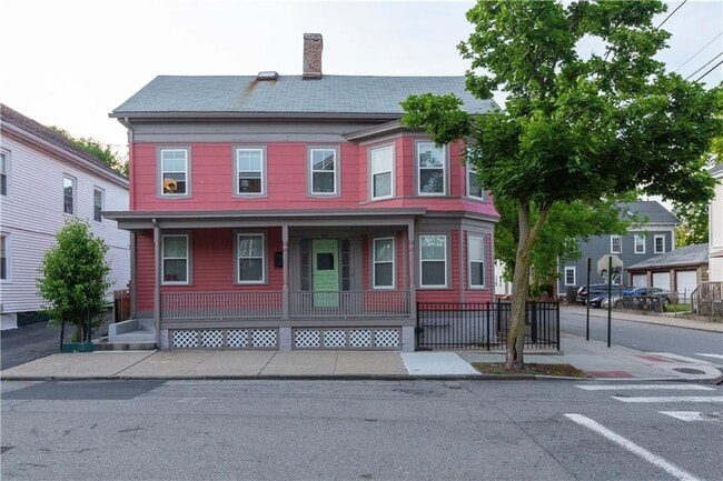 Building Photo - 185 Carpenter St