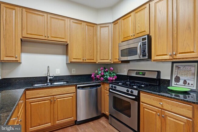 Building Photo - 1831 Cedar Cove Way
