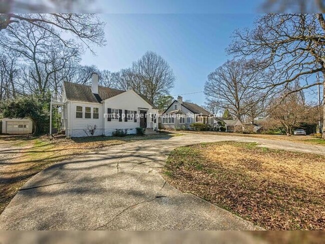 Building Photo - 1977 N Decatur Rd