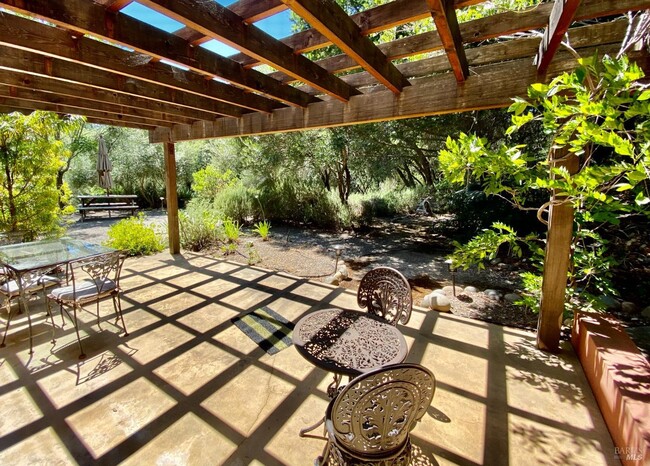 Building Photo - 3594 Silverado Trail N