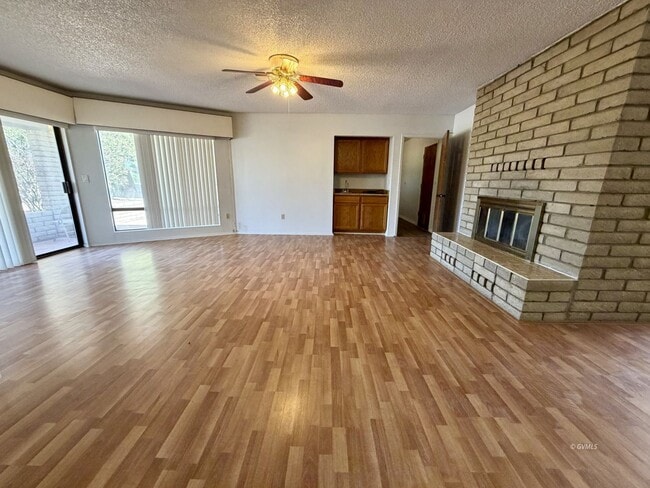 Building Photo - 3028 S Fairway Ave