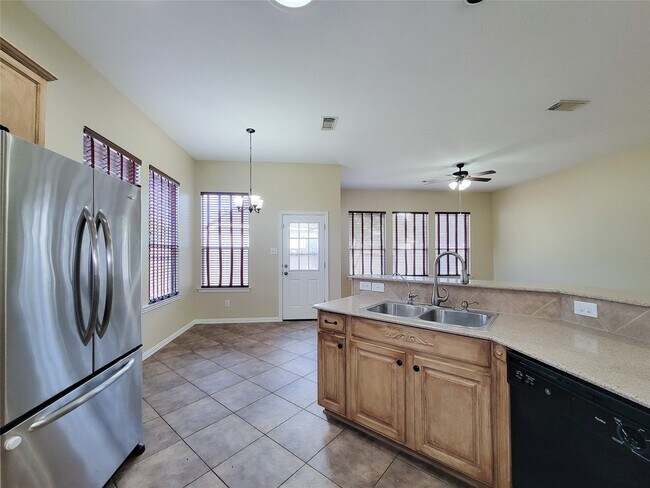 Building Photo - 14322 Darmera Ct