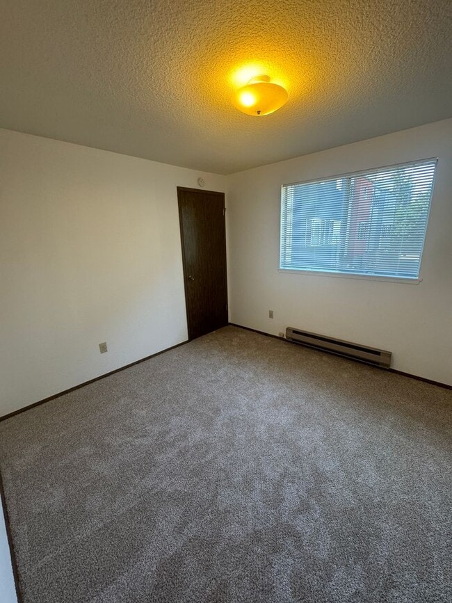 Building Photo - 3bd/1.75ba Seattle Home