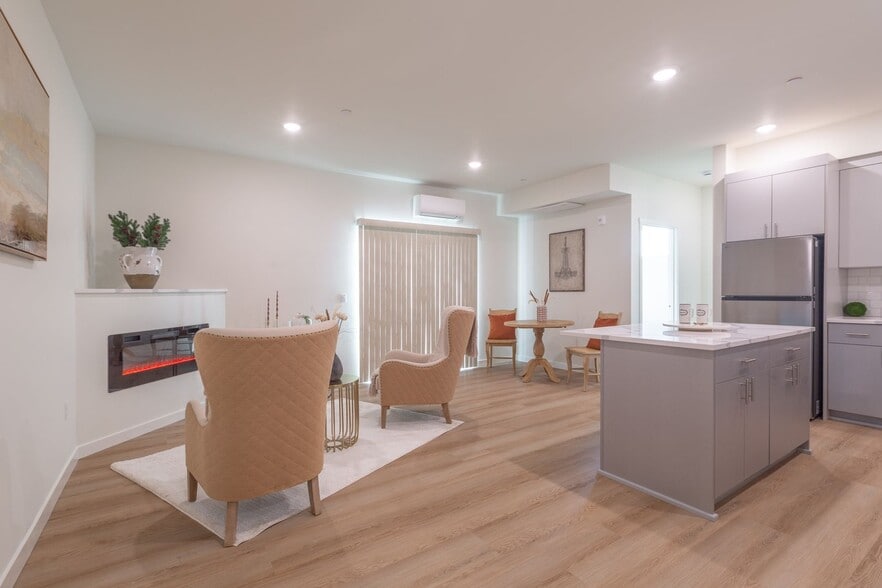 Interior Photo - Urban 33