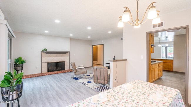 Building Photo - 5901 Hanna Ave