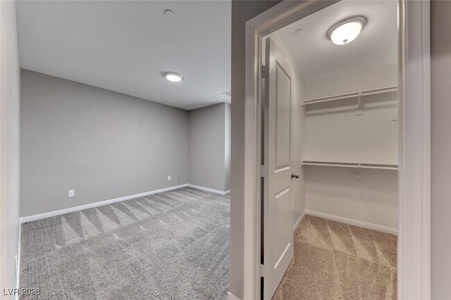 Building Photo - 1009 Cetona Ct