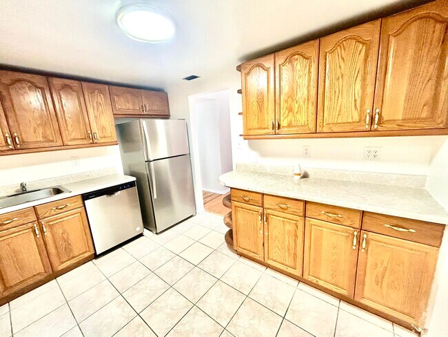 Building Photo - 4314 NW 9th Ave