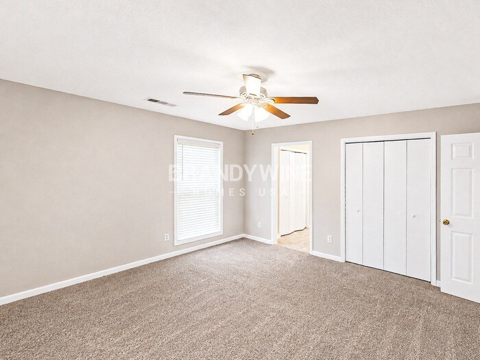 Building Photo - 9040 Gardener Dr
