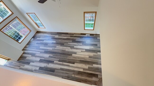 Building Photo - 50% OFF One Month's RENT! 3 Bedroom 2 Bath Renovated House with/ Fenced Backyard on Dead End Street