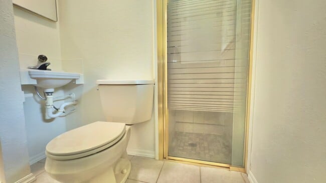 Building Photo - Lakefront Home at Summit Lake 3 Bedrooms w...