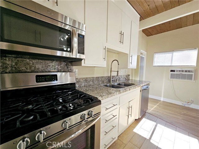 Building Photo - 350 Loma Terrace