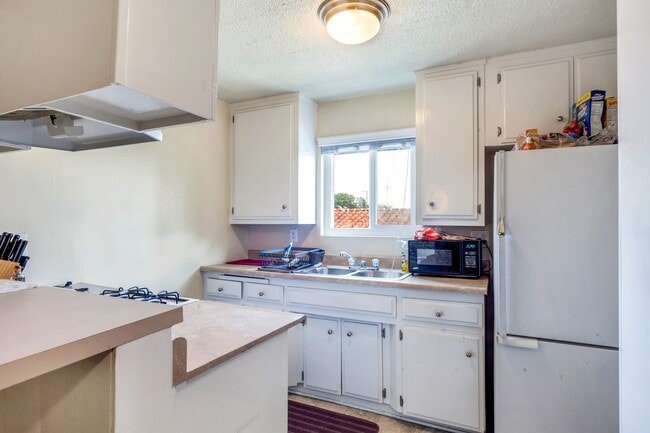 Building Photo - Del Amo Apts