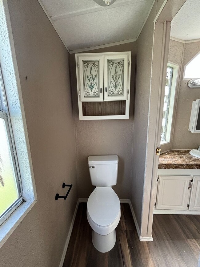 Building Photo - Great home with lots of space!