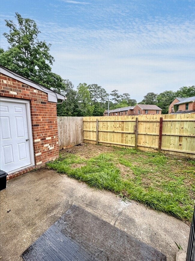 Building Photo - 359 Deputy Ln