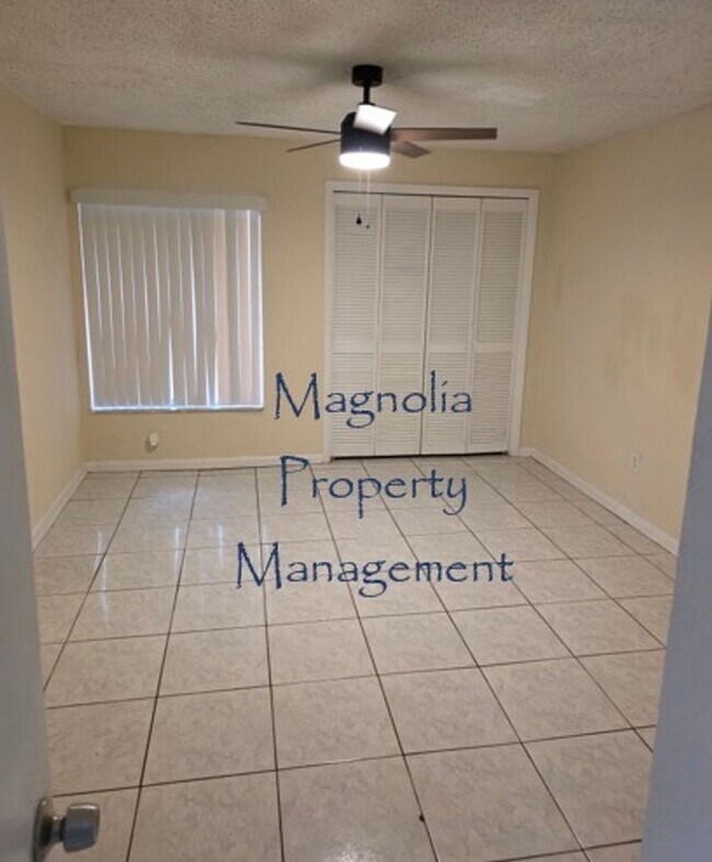 Building Photo - 4231 S Lake Orlando Pkwy