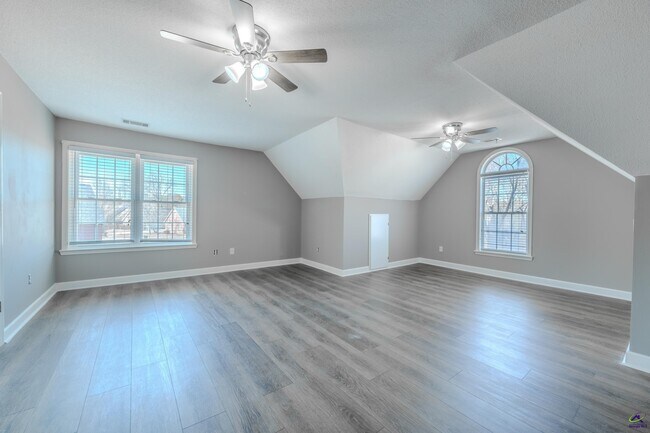 Building Photo - 611 Bay Laurel Cir