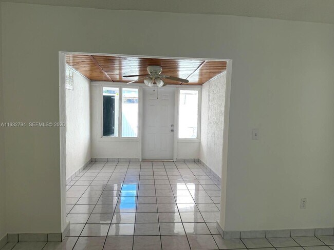 Building Photo - 5740 W 21st Ct