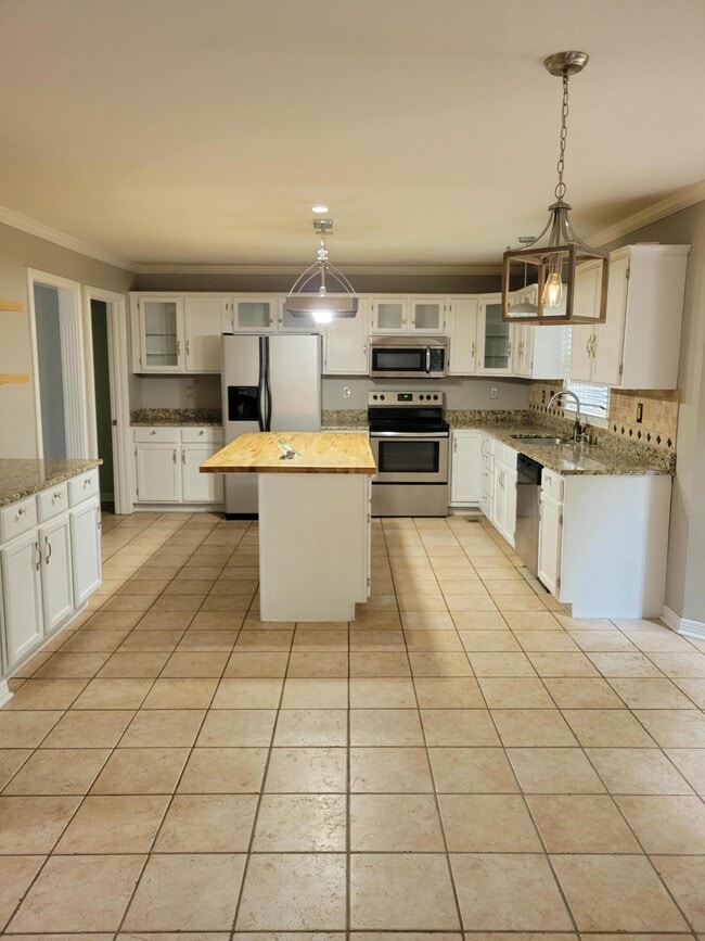 Building Photo - 2149 Palomar Trace Dr