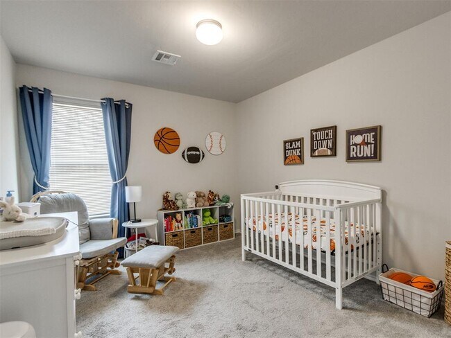 Building Photo - 823 Highgarden Cir
