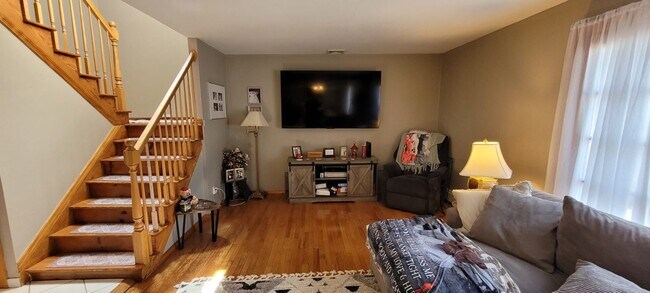 Building Photo - 6 Albergo Ct